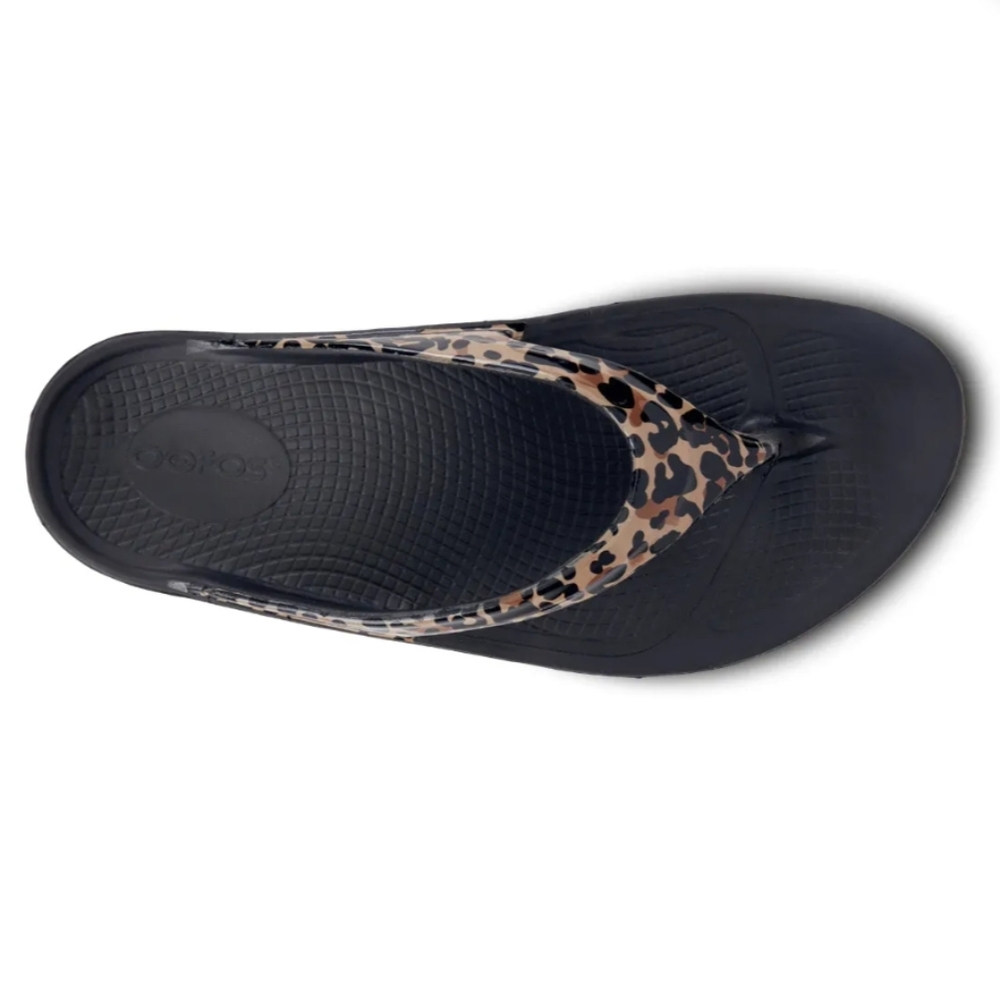 OOFOS Leopard Print Thong Sandals in Black and Tan - Picture 5 of 10